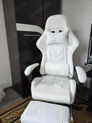 vând scaun gaming 