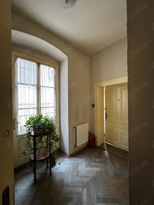 Vand apartament in Piata Sfatului - imagine 4