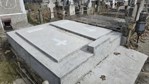 Vand 2 cripte cimitirul Sfantu Gheorghe Pitesti