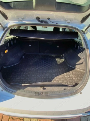 Toyota Auris Hybrid 2015 - imagine 10