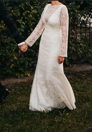 Rochie mireasă material prețios 