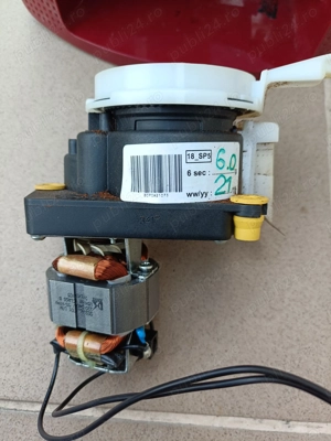 Vând râșnita espresor automat Krups