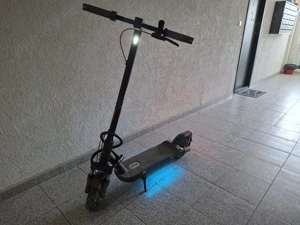 Trotineta Xiaomi 5 max autonomie de 60km si viteza de 25km h.