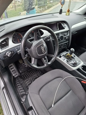 Vand Audi A4 2010 Vand Audi A4 b8 an fabricatie 2010  Motor 2.0TDI Euro V Ad Gri Cutie manuala  - imagine 4