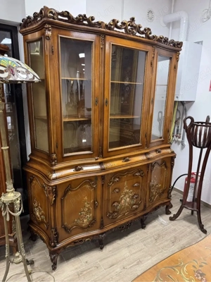 Sufragerie din lemn masiv cu sculpturi și picturi manuale