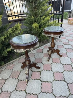 Doua masute deosebite din lemn   blat marmura, ornamente bronz