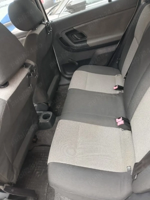 Skoda Fabia 2010 - imagine 2