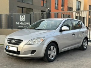 Kia Ceed Hatchback 1.4 benzina 109cp 129.000km 2008 euro4 pret 2.500  EURO