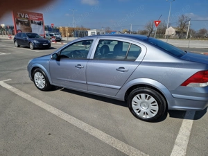 Opel Astra H Sedan 1.6 benzina 116cp EURO 4 - imagine 10