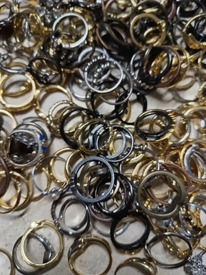 Vand un set de inele mai multe dimensiuni 