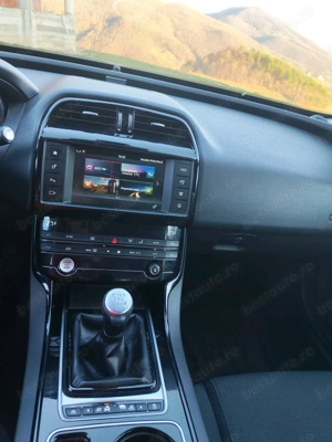Jaguar XE 2016 cutie Manuala motor 2.0 diesel  - imagine 5
