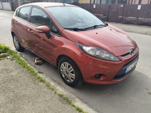Ford Fiesta 1.3 benzină, Aer condiționat funcțional  - imagine 2