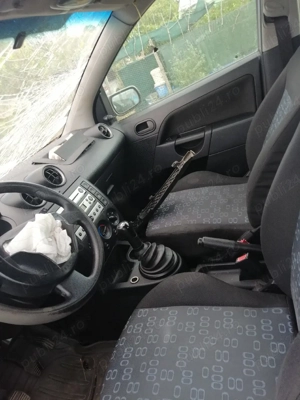 Dezmembrez Ford fiesta benzina 2005 avariat fata - imagine 6