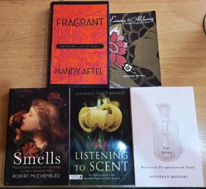 Carti despre parfum