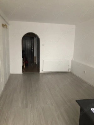 garsoniera de inchiriat pentru spatiu birou - imagine 3