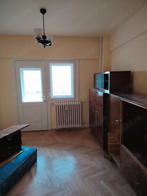 Apartament decomandat cu 3 camere, de vanzare - imagine 3