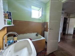 Apartament 2 camere - Decomandat - zona Dambovita - 60.000 Euro - imagine 4