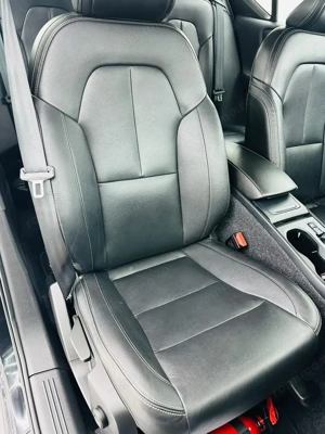 VOLVO Xc-40 - imagine 17