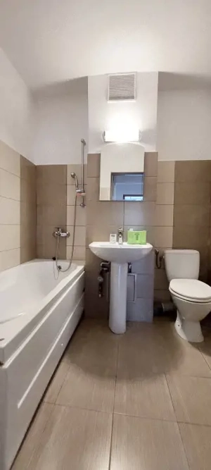 Vând apartament  4 camere   etaj 1   zonă Freidorf, Liceul auto - imagine 8