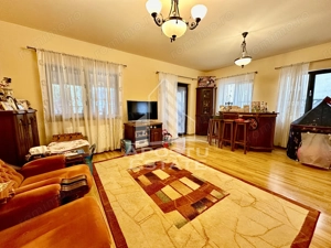 Duplex cu 4 camere situat la asfalt, in zona Planetelor