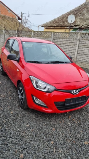 Hyundai i20 ! An 2012. Are 100.000km Carre de service Motor 1 2cm  Clima funcțională Cent - imagine 2