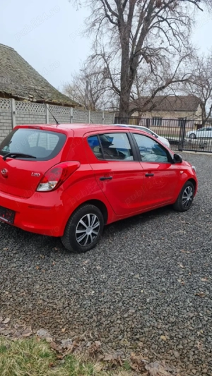 Hyundai i20 ! An 2012. Are 100.000km Carre de service Motor 1 2cm  Clima funcțională Cent - imagine 5