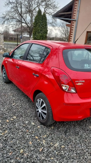 Hyundai i20 ! An 2012. Are 100.000km Carre de service Motor 1 2cm  Clima funcțională Cent - imagine 3