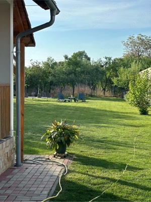 Vand Casa individuala in vatra satului 1200mp - imagine 5