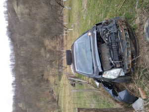 Toyota Yaris avariata - imagine 6