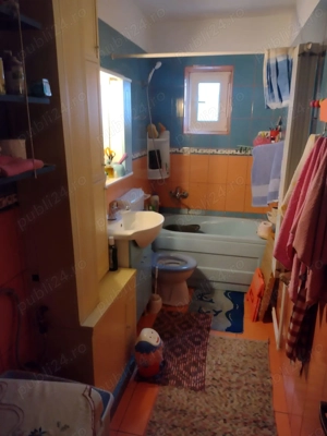 Apart 2 cam zona centrala 60 mp 8 8 - imagine 17