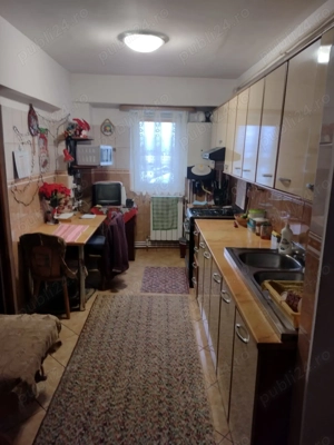 Apart 2 cam zona centrala 60 mp 8 8 - imagine 9