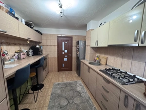 Apartament cu 3 camere decomandat + Garaj - imagine 3