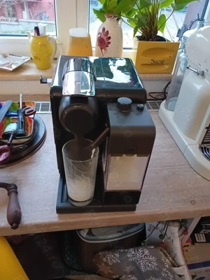 Aparat de cafea expreso nespresso delonghi.  - imagine 2