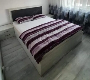Pat 160x200 cm, cu somiera rabatabila și 2 noptiere  