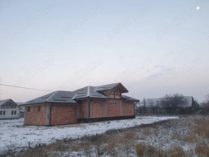 Vând casă cu parter (posibilă modificare pentru mansardă) - imagine 2