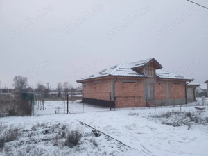 Vând casă cu parter (posibilă modificare pentru mansardă) - imagine 3