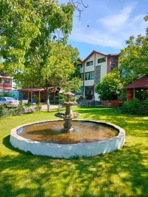 Inchiriez camera in vila curte spatioasa 