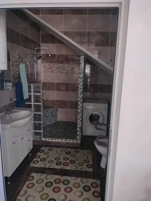 Inchiriez camera in vila curte spatioasa  - imagine 6