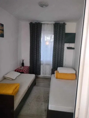 Inchiriez camera in vila curte spatioasa  - imagine 4