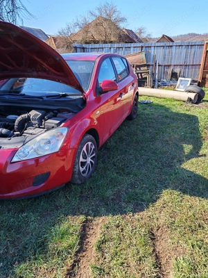 Dezmembrez kia ceed 1,6 benzină an 2009 - imagine 4