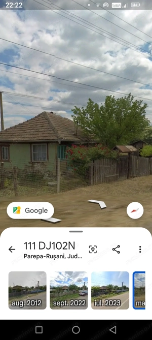 Vand teren cu casa bătrânească pe el