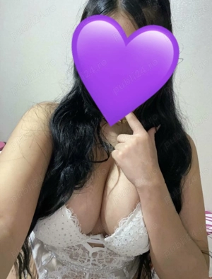 Bruneta cu forme apetisante !!! - imagine 4