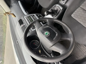 Vând Skoda Octavia 2010 - imagine 4
