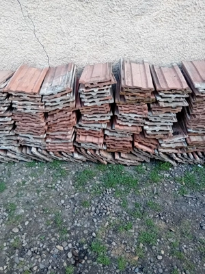 Vând tigla în stare buna