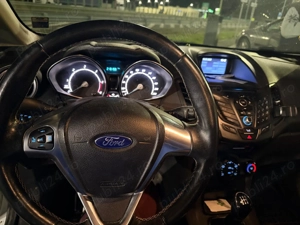Vând sau schimb Ford Fiesta 2017