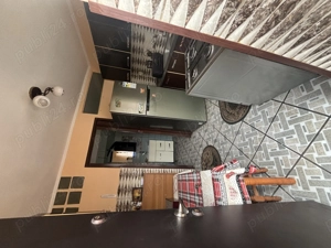 Garsonieră la curte