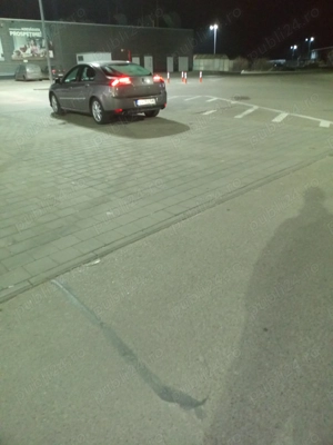 Renault laguna 3 ,2400 euro negociabil , piele alcantara,senzor parcare,keyless,etc - imagine 2