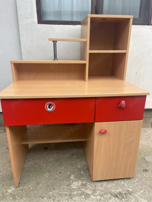 Vand birou modern cu etajera - imagine 5