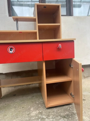 Vand birou modern cu etajera - imagine 3