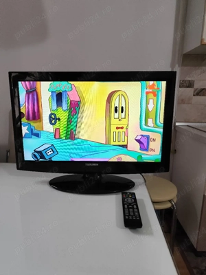 vând televizor color marca Telefunken y